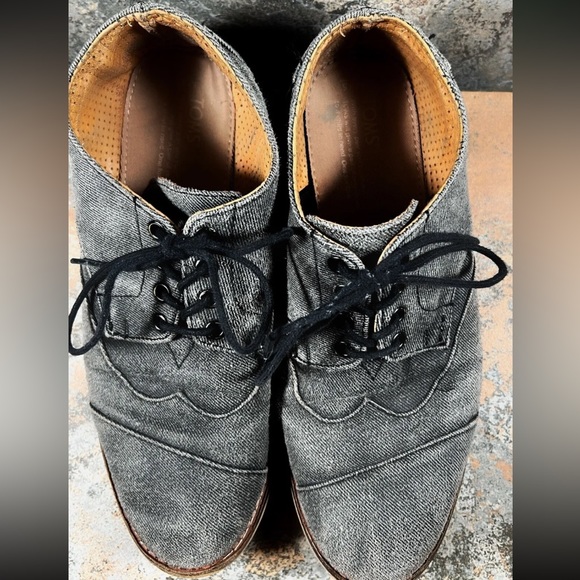 TOMS Shoes Mens Size 8.5 Gray Faded Denim Canvas Lace Up Dress/Casual Oxfords - Picture 3 of 9